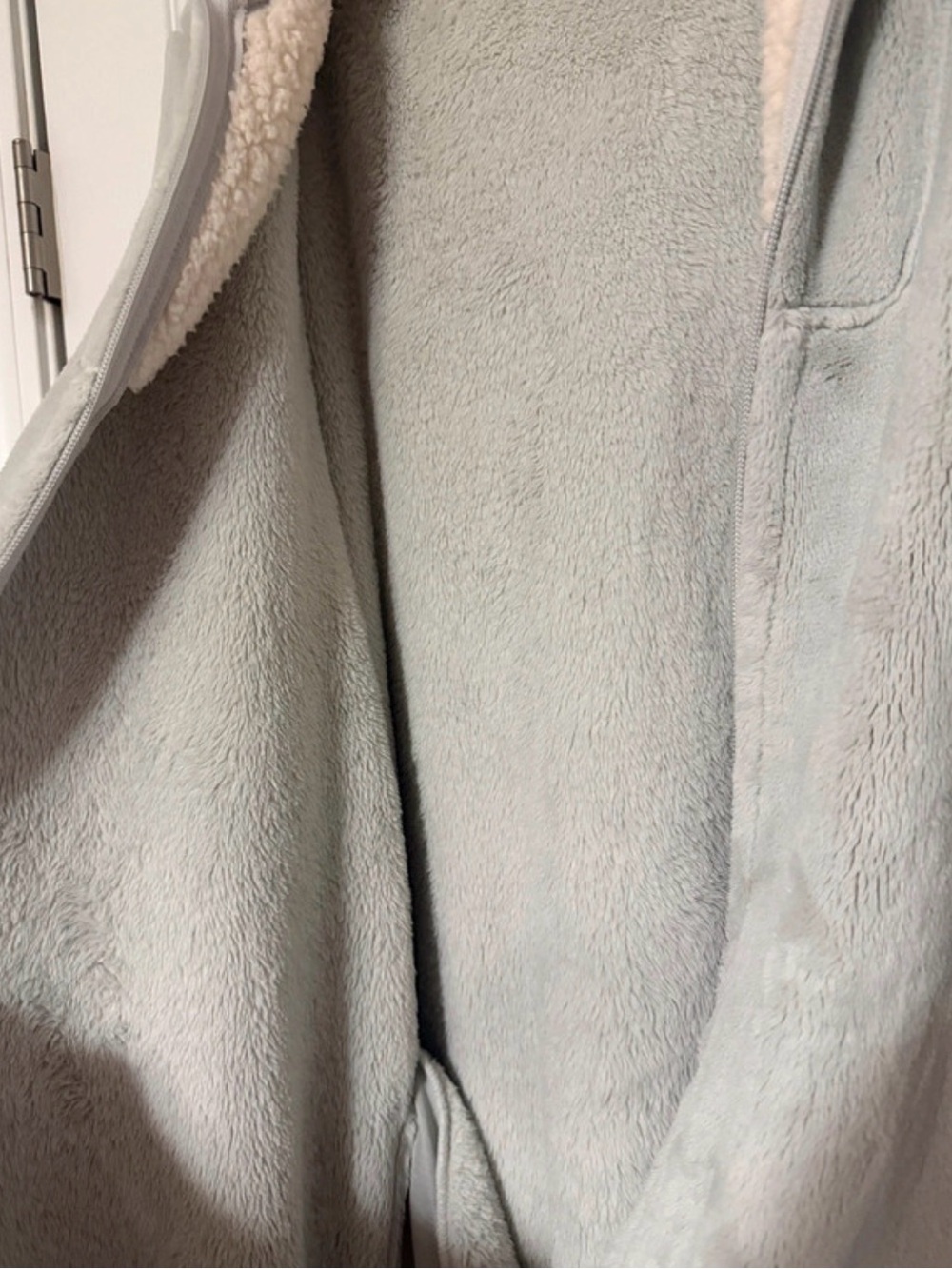 L.L.Bean Women's Wicked Plush Full-Zip Robe Size US L. - Picture 5 of 11
